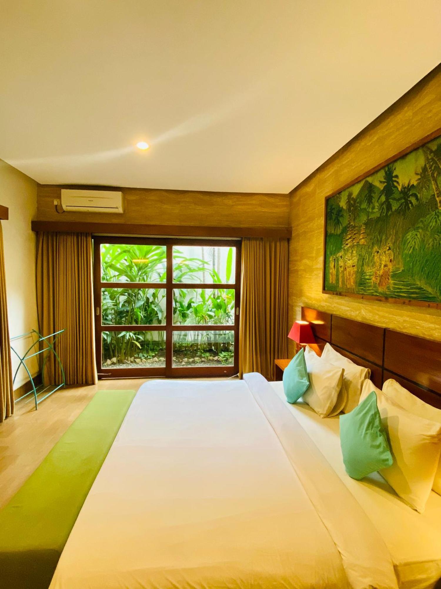 The Green Zhurga Suite Kerobokan  Exterior photo