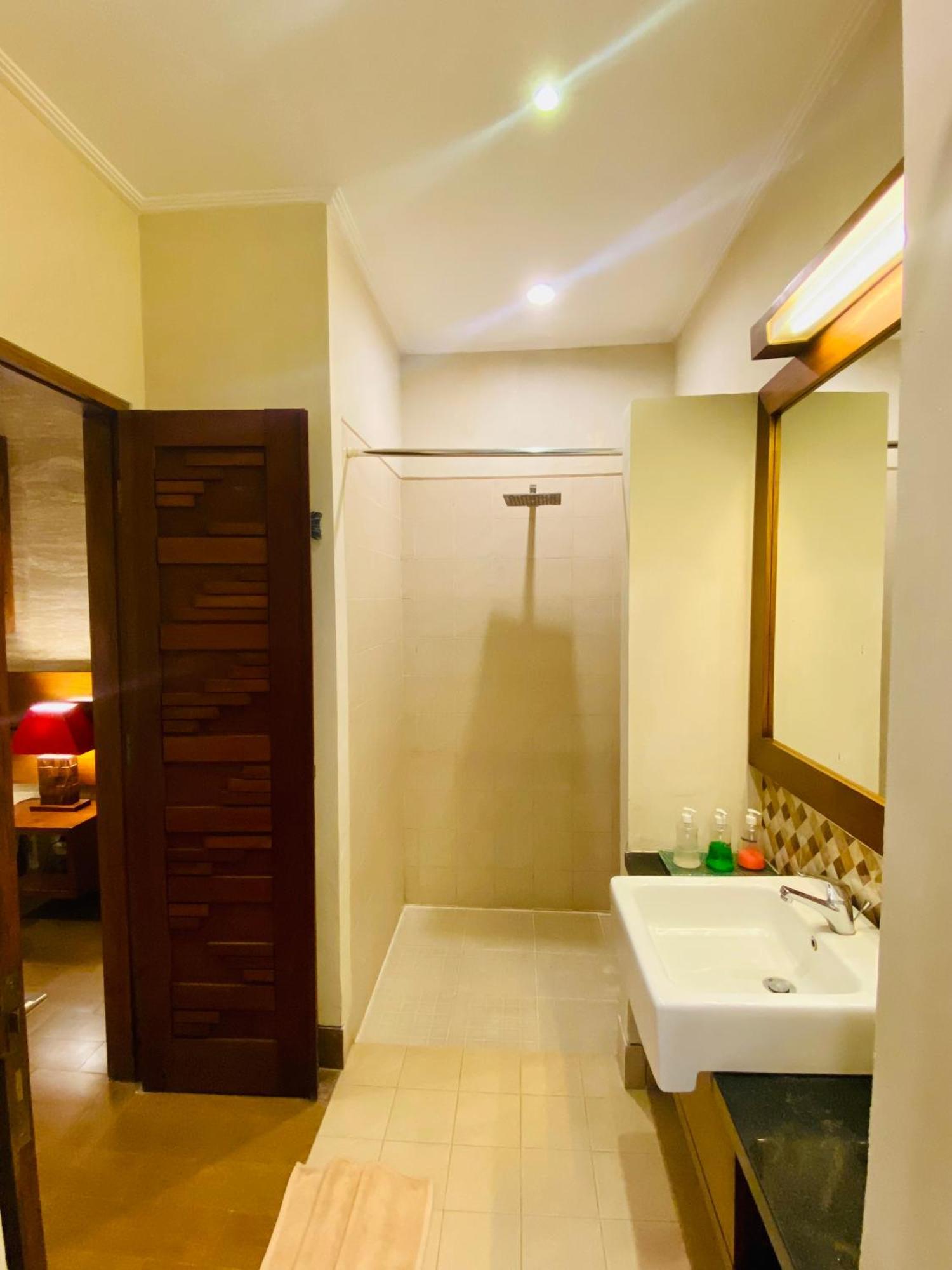 The Green Zhurga Suite Kerobokan  Exterior photo