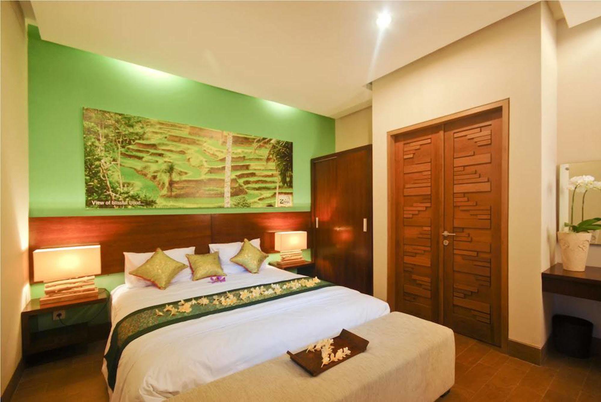 The Green Zhurga Suite Kerobokan  Exterior photo